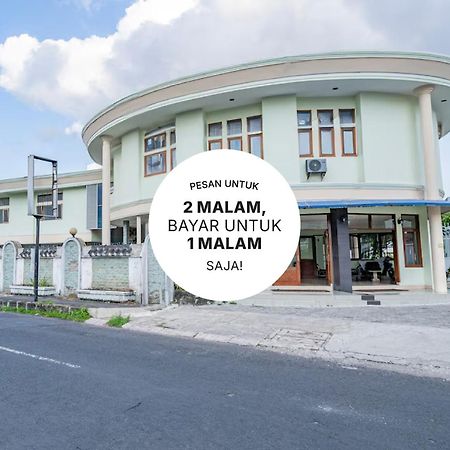 Collection O Tasikmalaya Near Stadium Wiradadaha Formerly Hotel Abadi エクステリア 写真