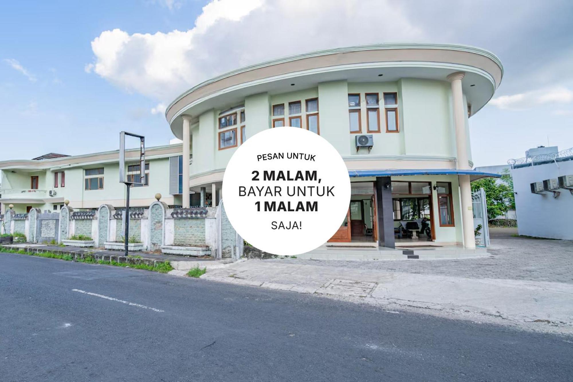 Collection O Tasikmalaya Near Stadium Wiradadaha Formerly Hotel Abadi エクステリア 写真